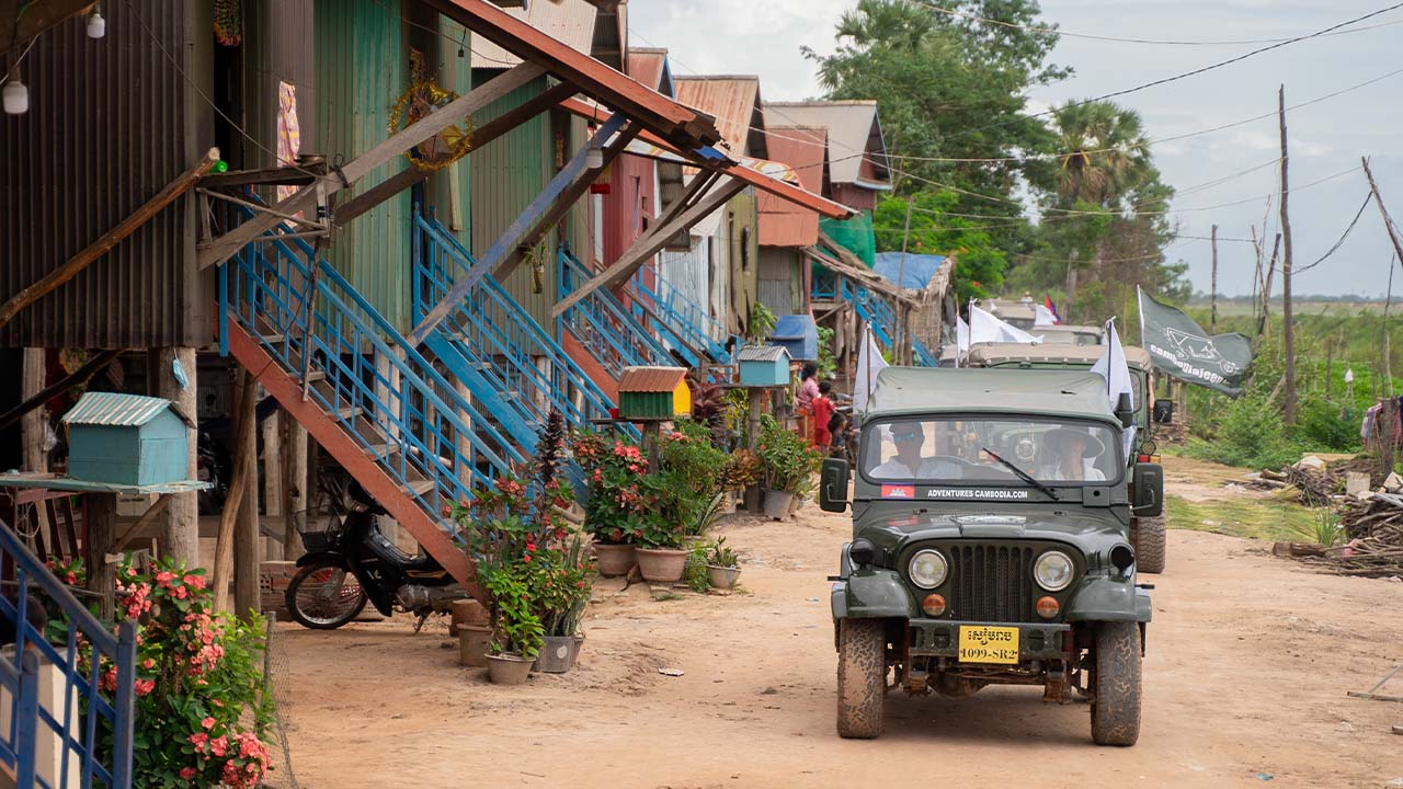 Classic Jeep tour in Siem Reap countryside